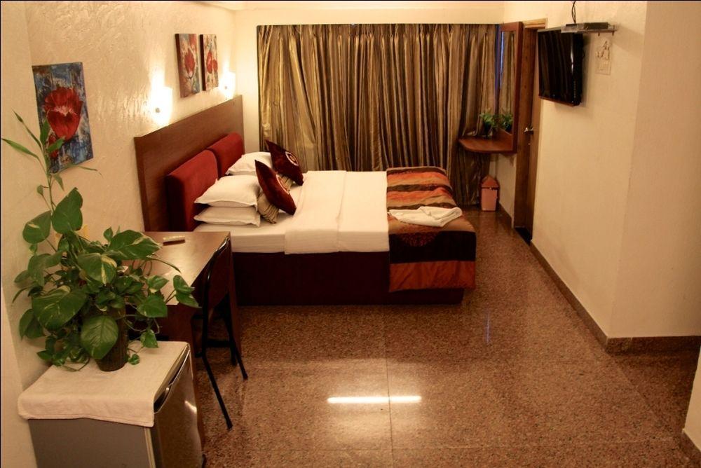 Hotel Samraj Bombay Esterno foto